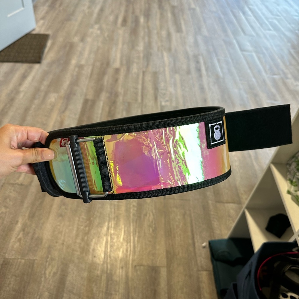 2 POOD woman’s weightlifting belt
